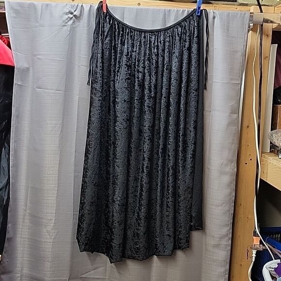 Hocus pocus/vampress child's size XL-12-14 Halloween costume by Spooktacular - Picture 9 of 9